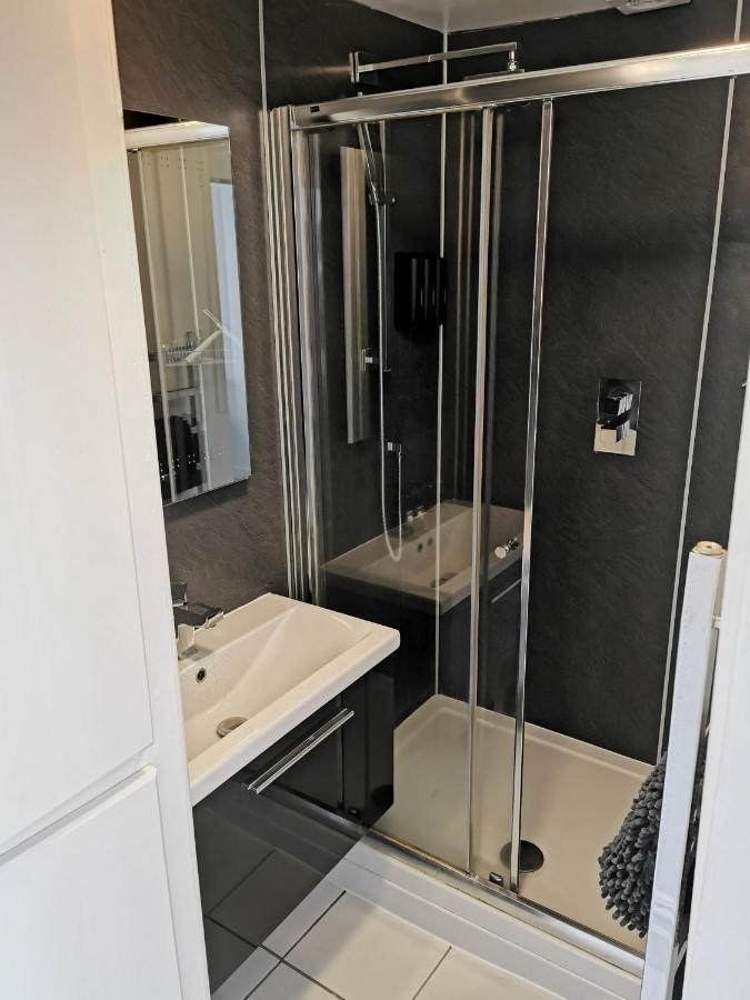 Norfolk Pad - Lovely 1 Bed In - Top Floor Apartment Bath