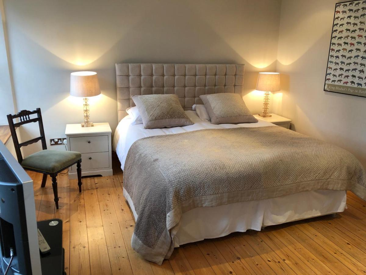 Berkeley Coach House, Near Holiday home