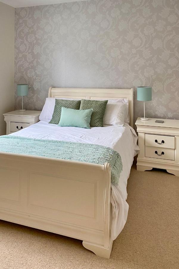 Apartment Beautiful, Contemporary 3 Bedroom *