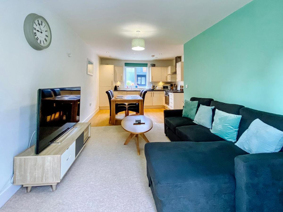 Apartment Beautiful, Contemporary 3 Bedroom Bath