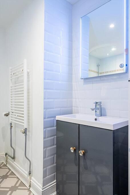 Brand New Lsiting!wonderful One Bedroom Holiday home Bath