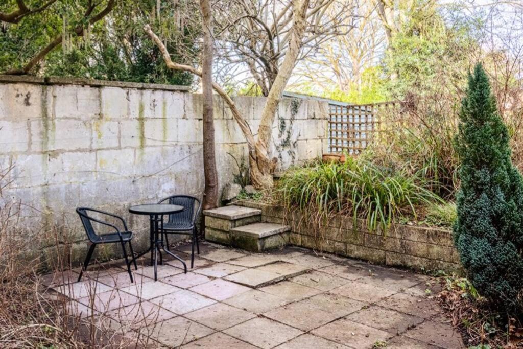 Brand New Lsiting!wonderful One Bedroom * Bath