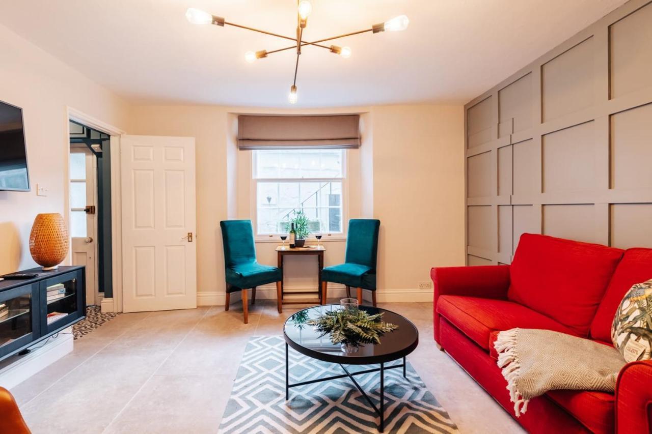 Townhouse With Garden & Free Parking *