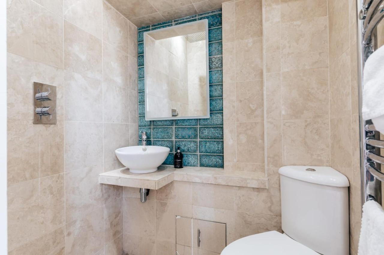 Townhouse With Garden & Free Parking Holiday home *
