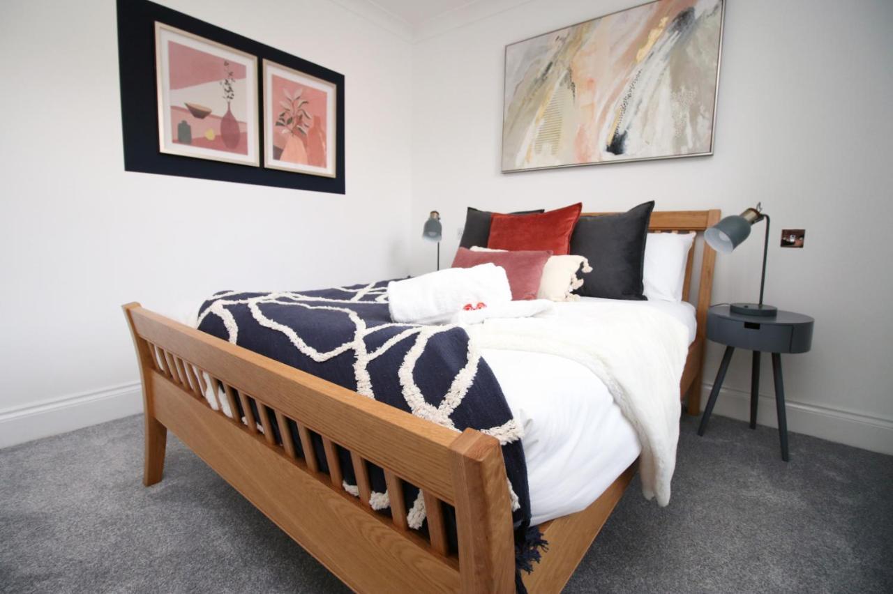 Townhouse Retreat: Luxury With Garden Holiday home *
