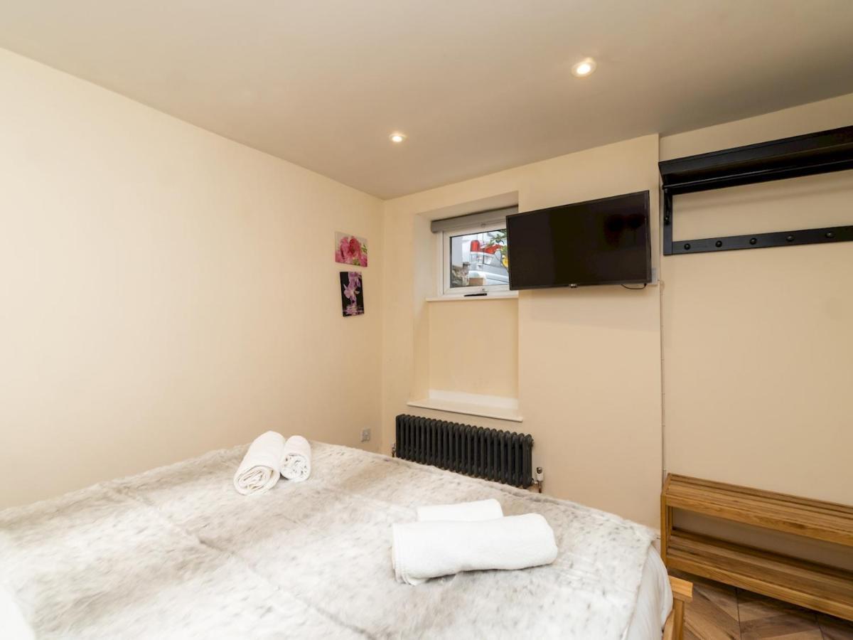 Pass The Keys Lovely 1 Bed With Free Parking Apartment *