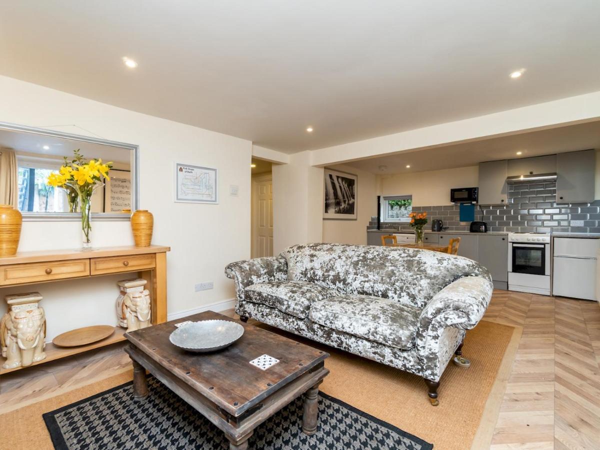Apartment Pass The Keys Lovely 1 Bed With Free Parking Bath