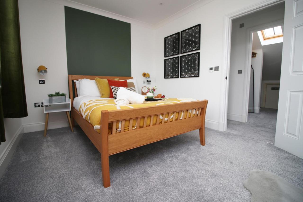 Townhouse Retreat: Luxury With Garden * Bath
