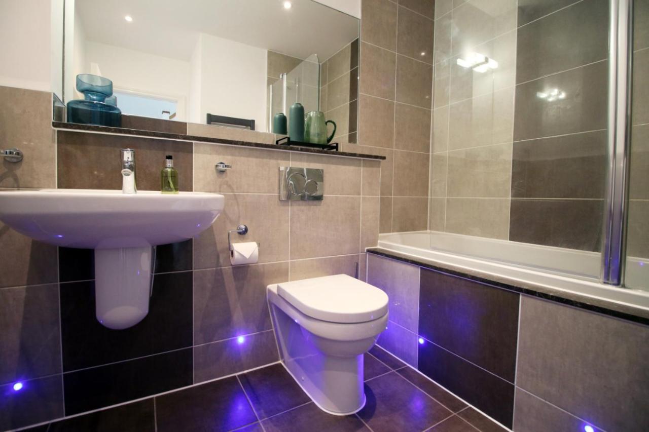 Townhouse Retreat: Luxury With Garden Holiday home *