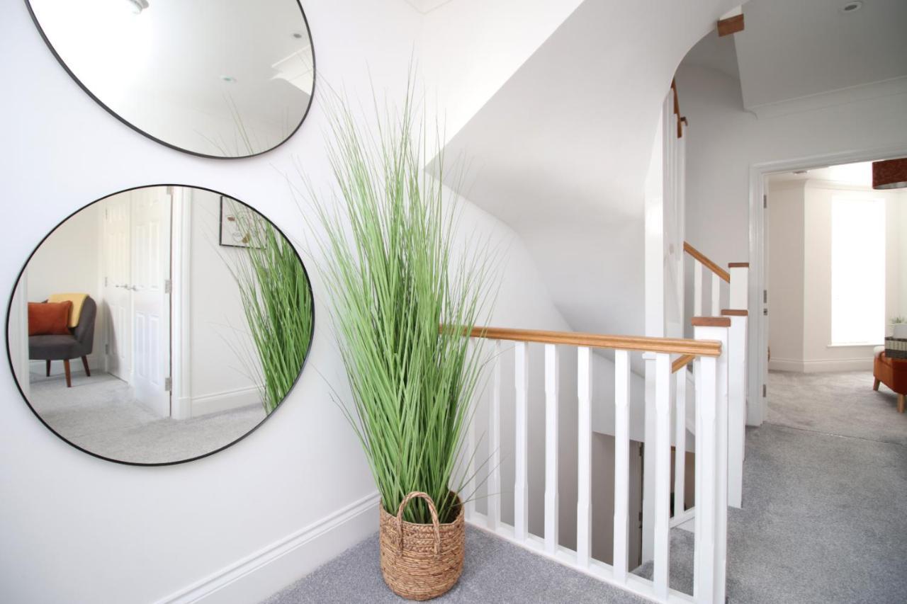 Townhouse Retreat: Luxury With Garden Holiday home *