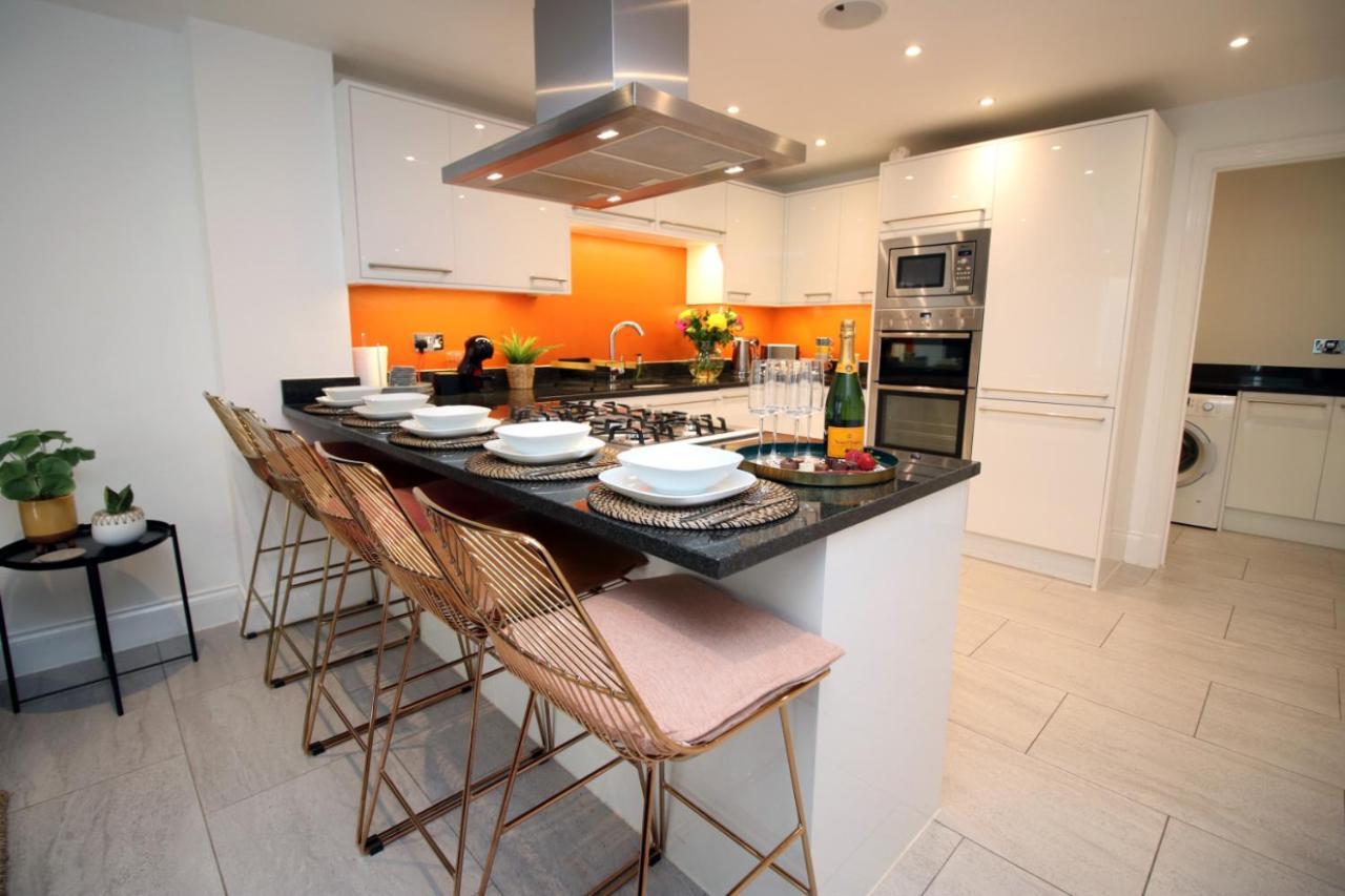 Townhouse Retreat: Luxury With Garden
