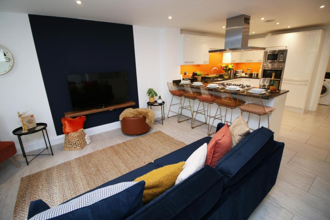 Townhouse Retreat: Luxury With Garden * Bath