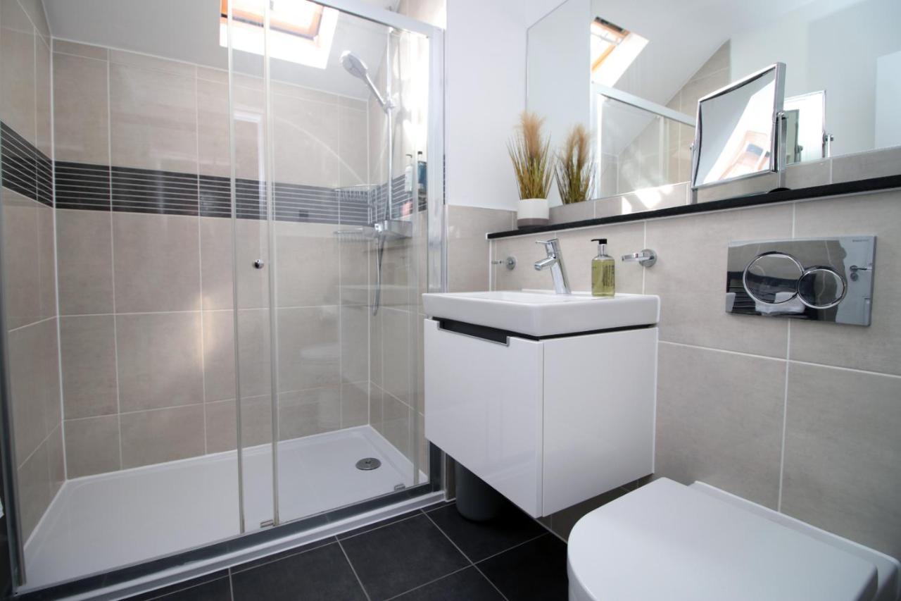 Townhouse Retreat: Luxury With Garden Holiday home *