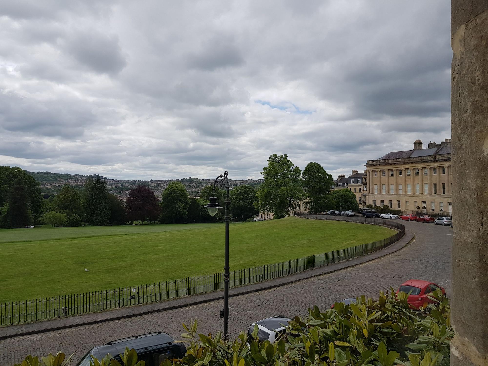 The Royal Crescent & Hotel 5*