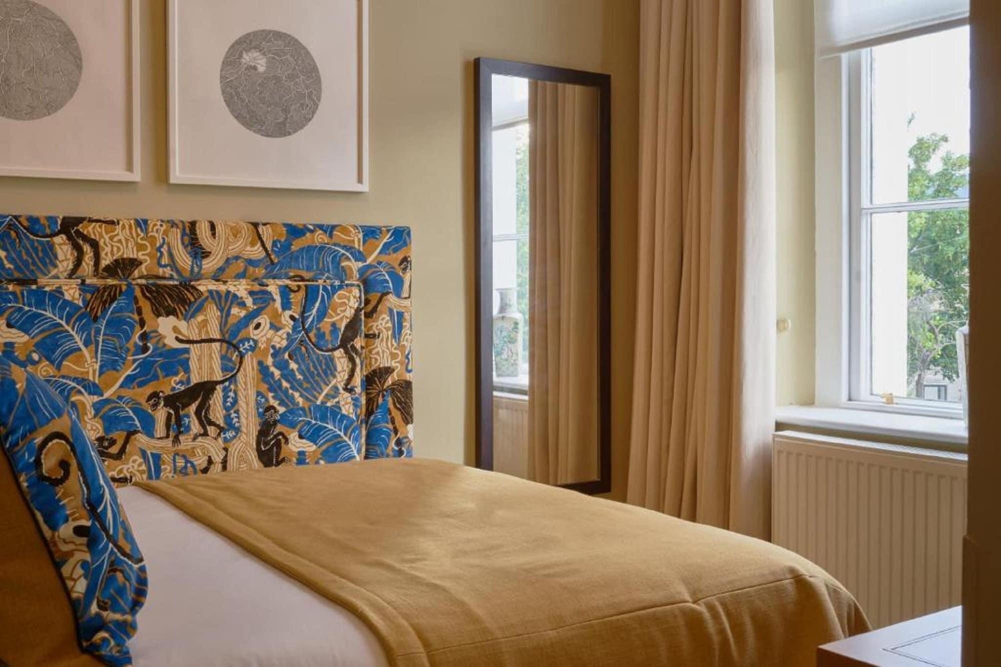 The Bird, Hotel 4*