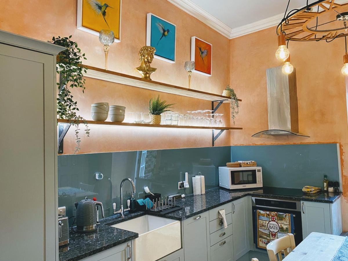 The Pickwick House 2 Bedroom Free Parking * Bath