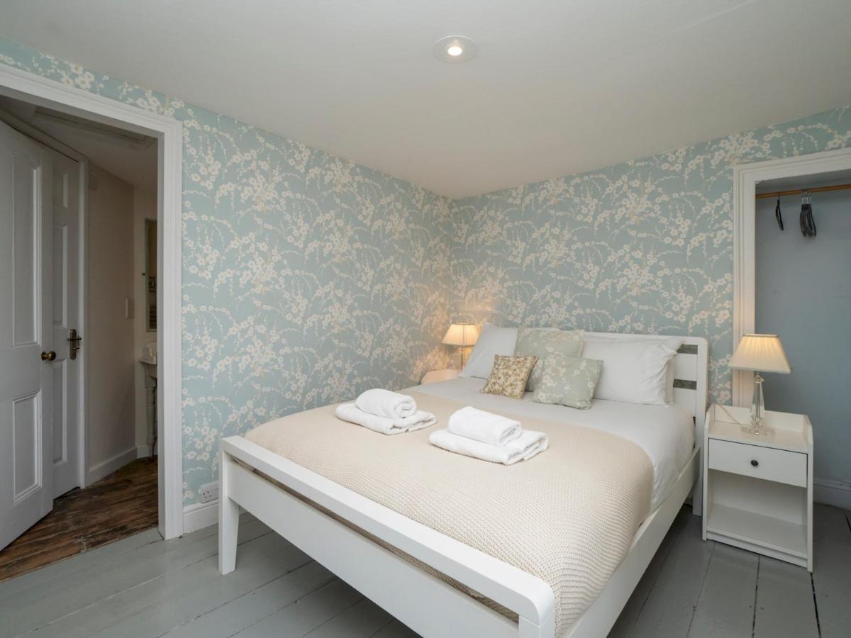 Pass The Keys Charming 3 Bed Townhouse Next To Victoria Park Bath