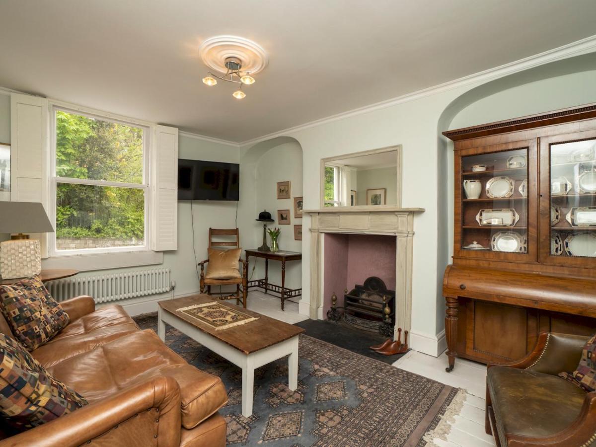 Pass The Keys Charming 3 Bed Townhouse Next To Victoria Park * Bath