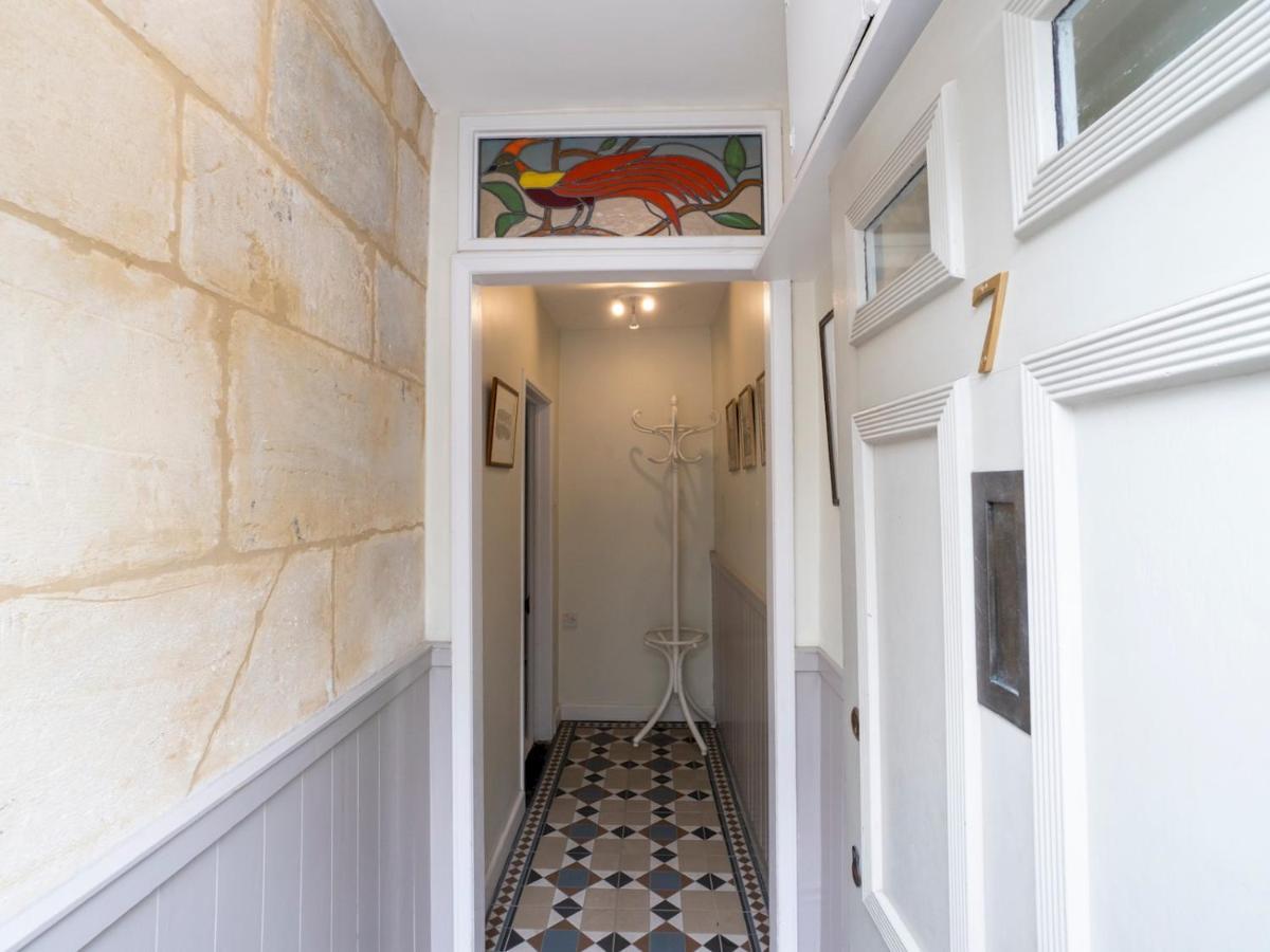 Pass The Keys Charming 3 Bed Townhouse Next To Victoria Park Holiday home Bath