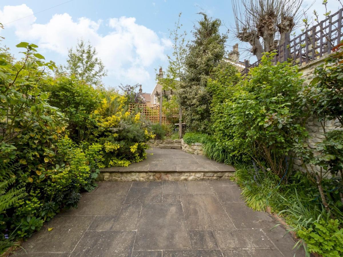 Pass The Keys Charming 3 Bed Townhouse Next To Victoria Park *