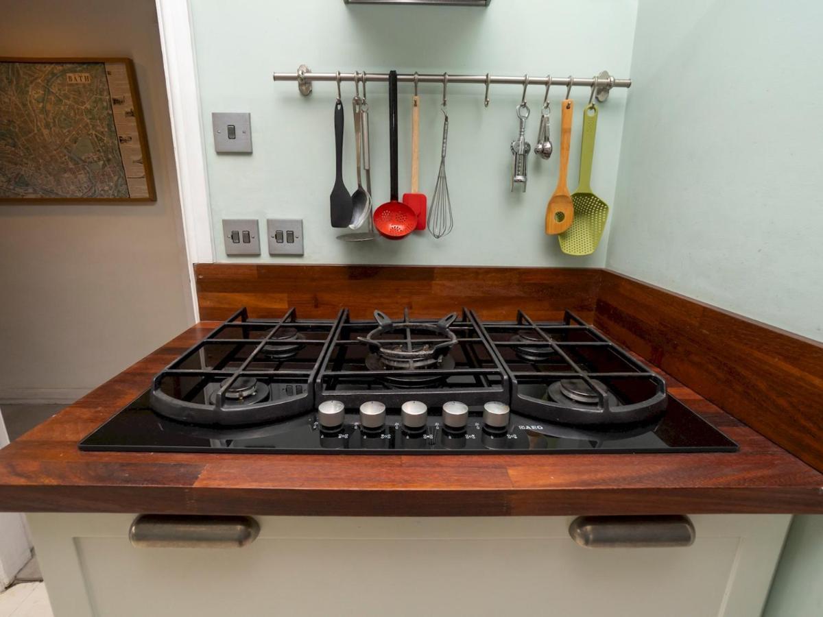 Pass The Keys Charming 3 Bed Townhouse Next To Victoria Park