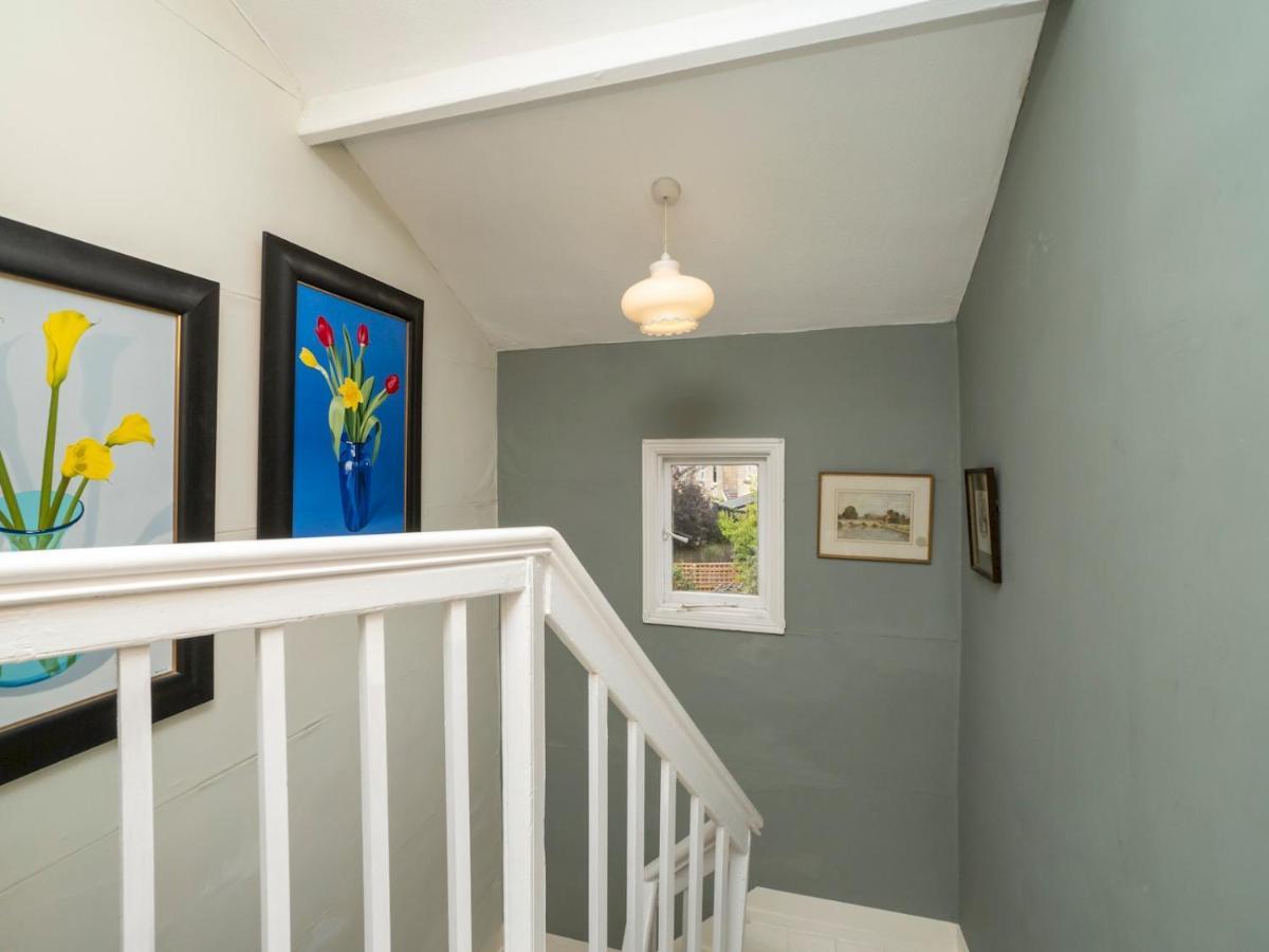 Pass The Keys Charming 3 Bed Townhouse Next To Victoria Park
