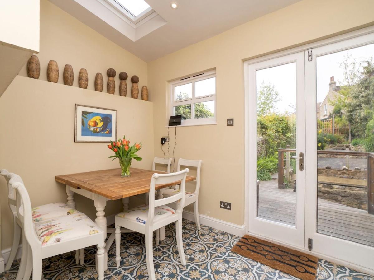 Pass The Keys Charming 3 Bed Townhouse Next To Victoria Park *
