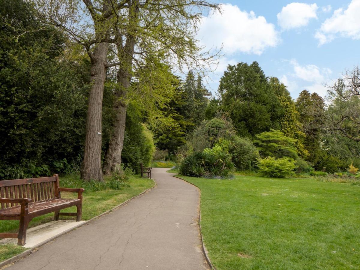 Holiday home Pass The Keys Charming 3 Bed Townhouse Next To Victoria Park