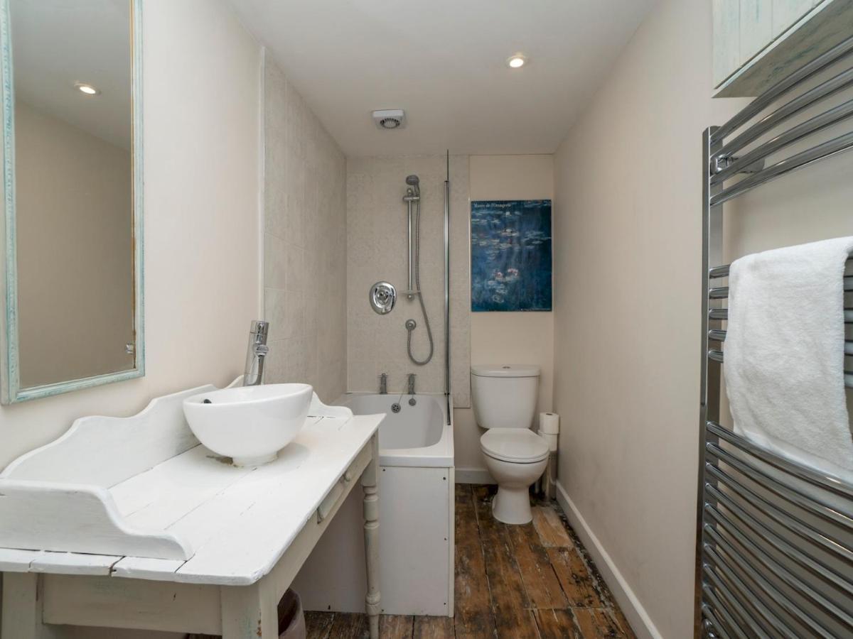 Pass The Keys Charming 3 Bed Townhouse Next To Victoria Park * Bath
