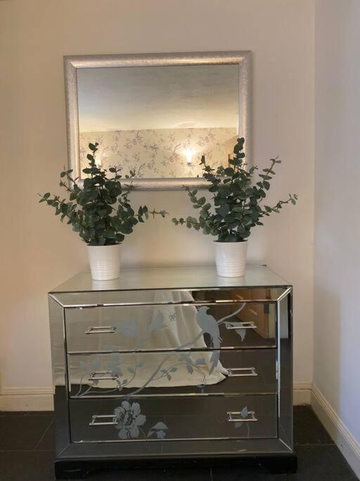 Apartment 4 Kensington Court By Mia Living One Bedroom Apartment With Parking
