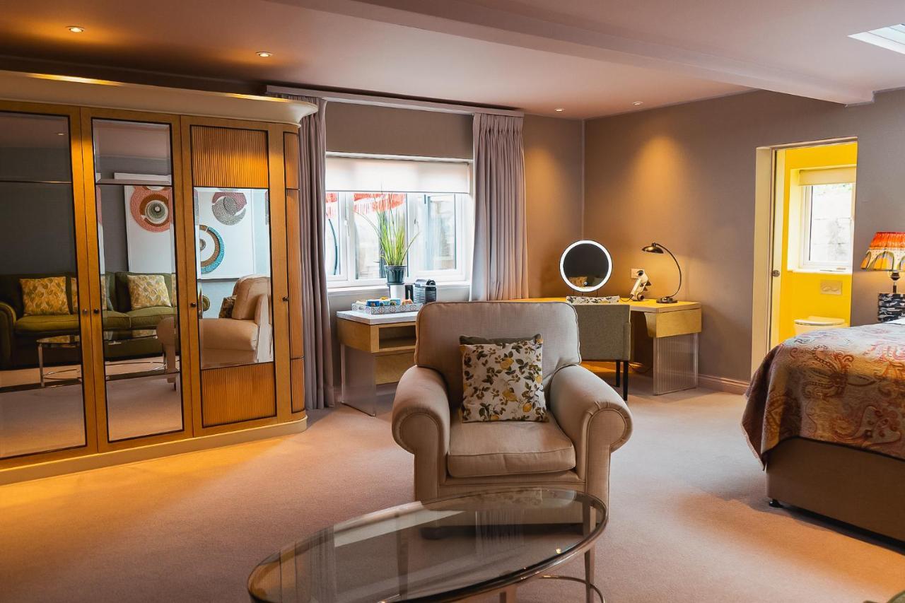 The Bird, 4*