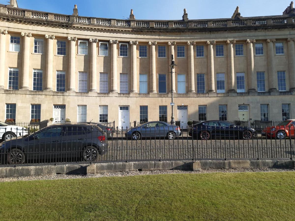 Royal Crescent Courtyard