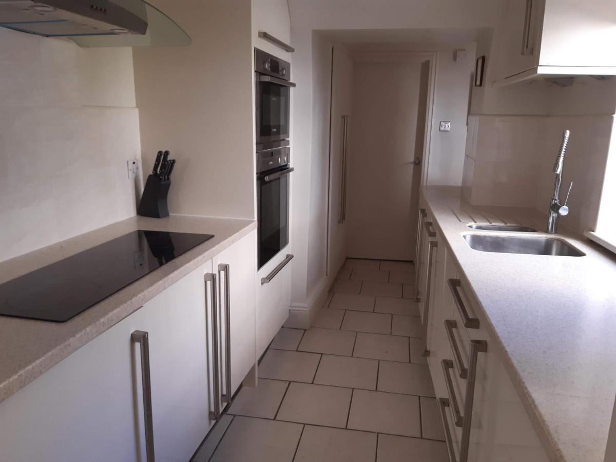 Royal Crescent Courtyard Apartment