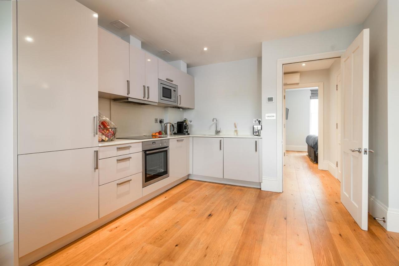 Circle Apartment *