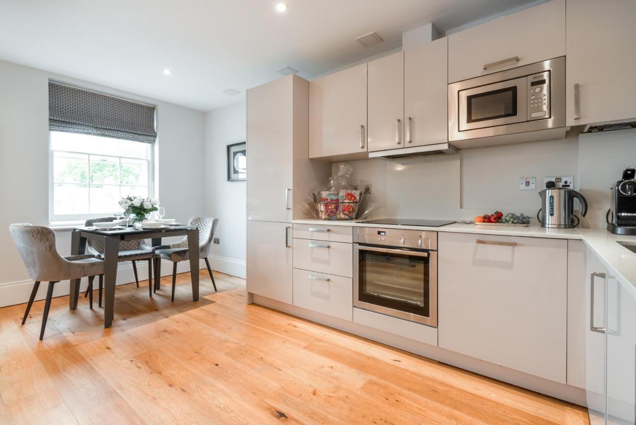Circle Apartment *