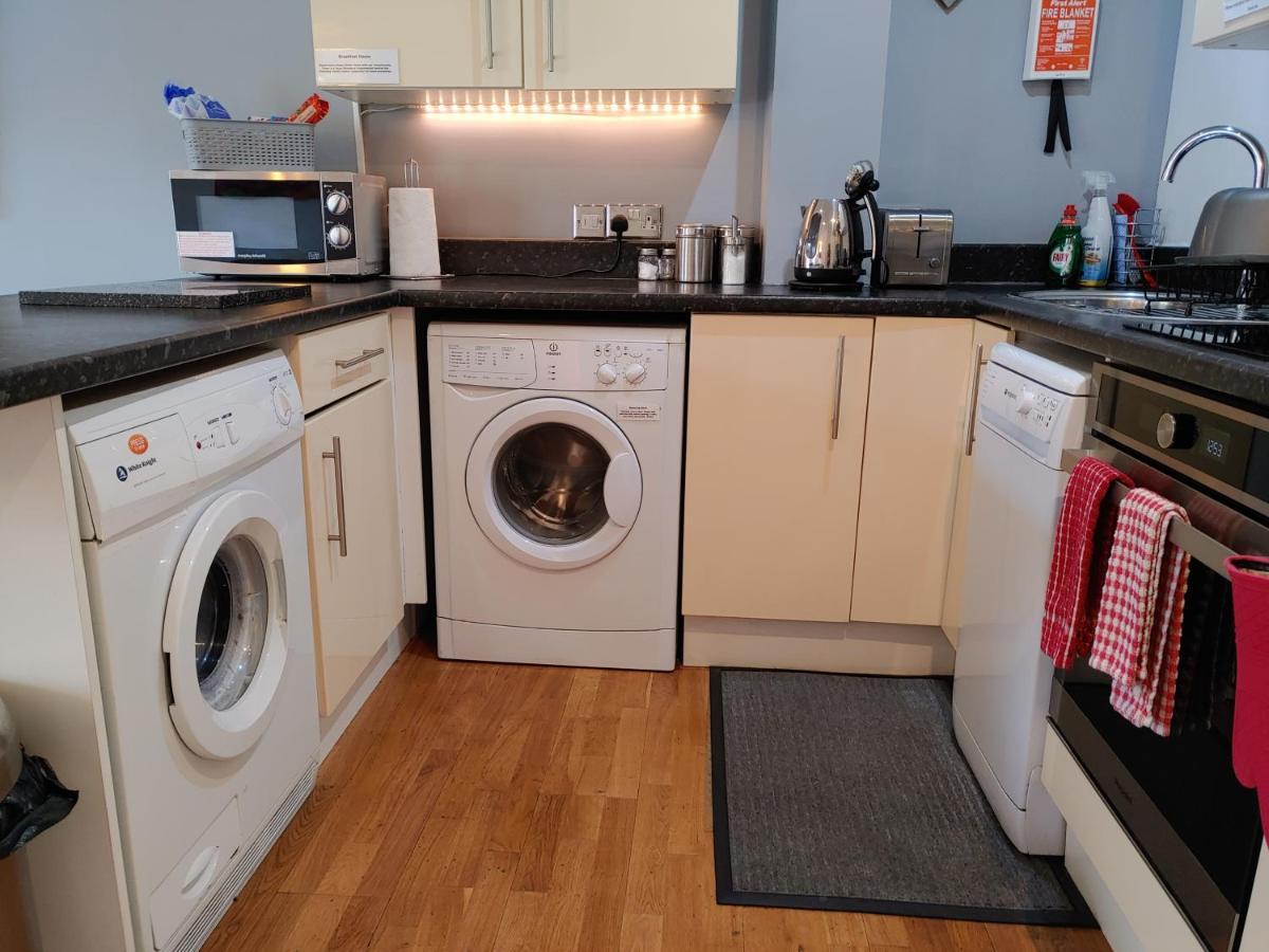 The House - Free 1st Breakfast - Free Parking Apartment *