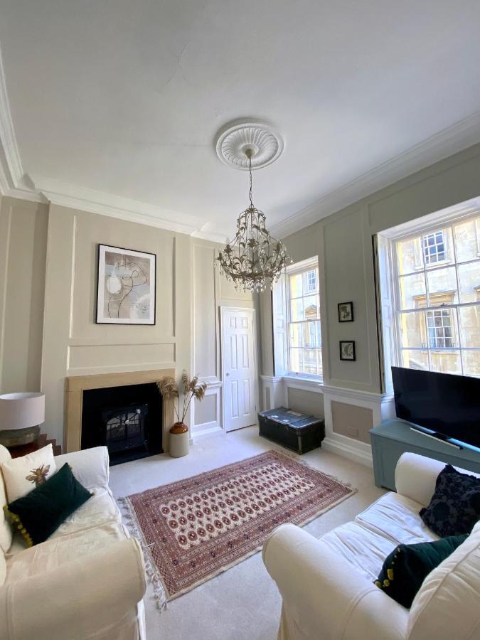 Elegant Georgian In Bath's Iconic Centre Apartment *