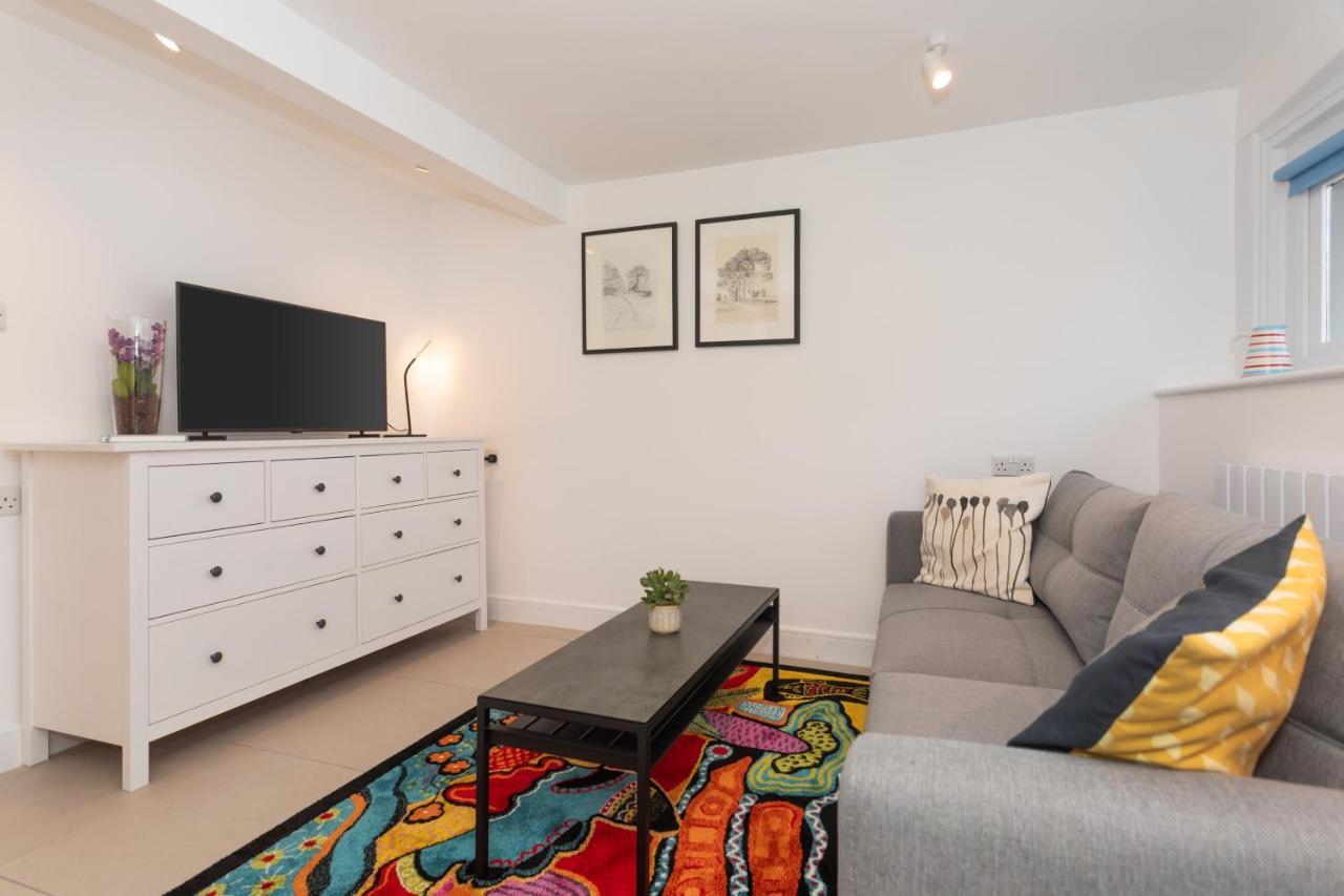 The Blue Door Apartment