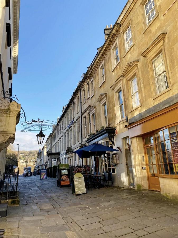 Elegant Georgian In Bath's Iconic Centre *