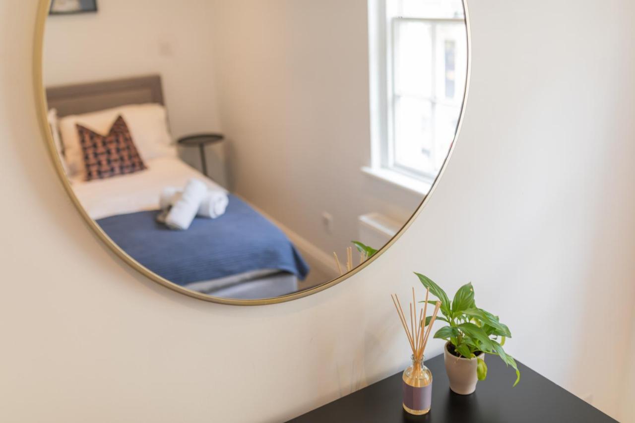 Crescent Mews Apartment