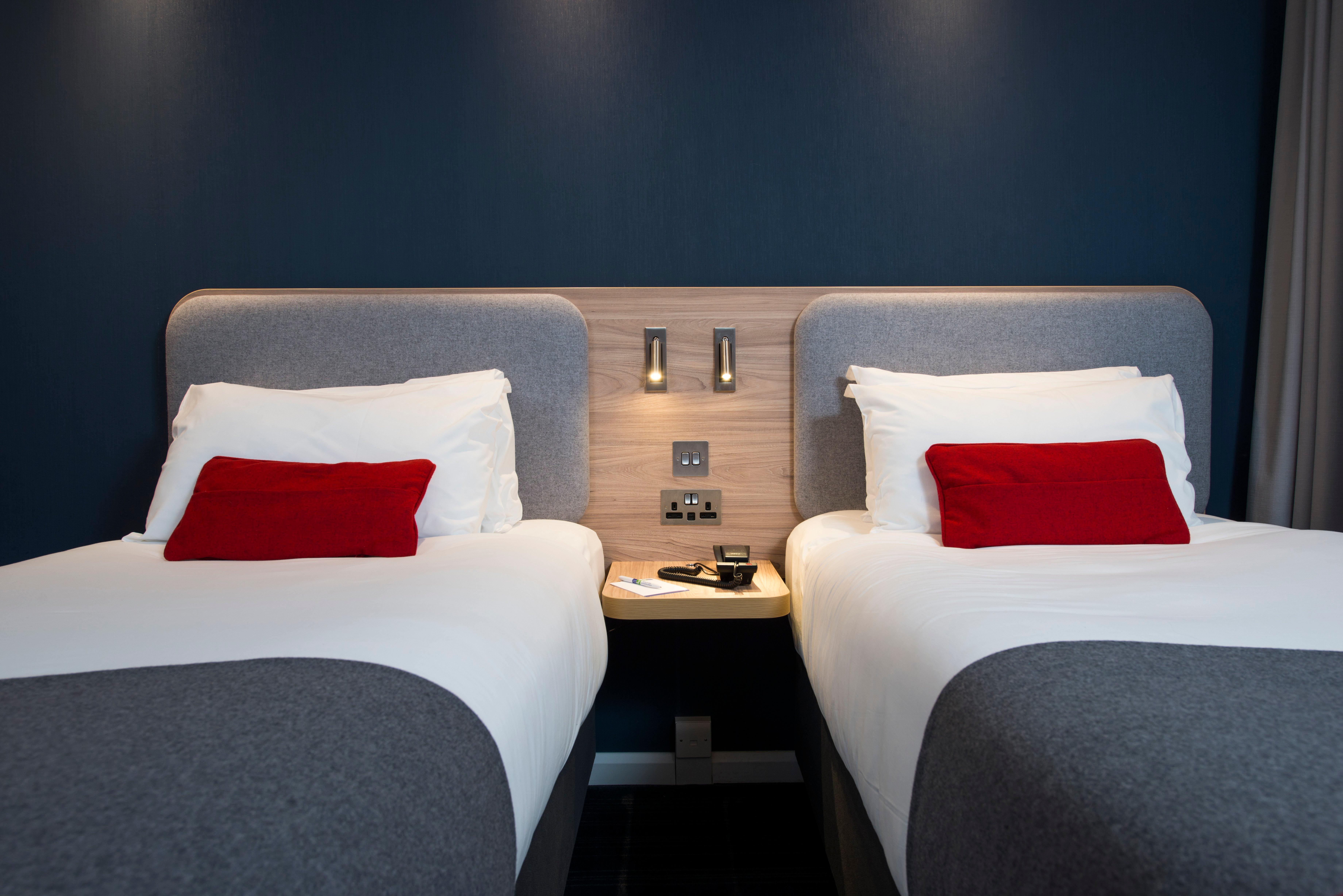 Express By Ihg 3* Bath
