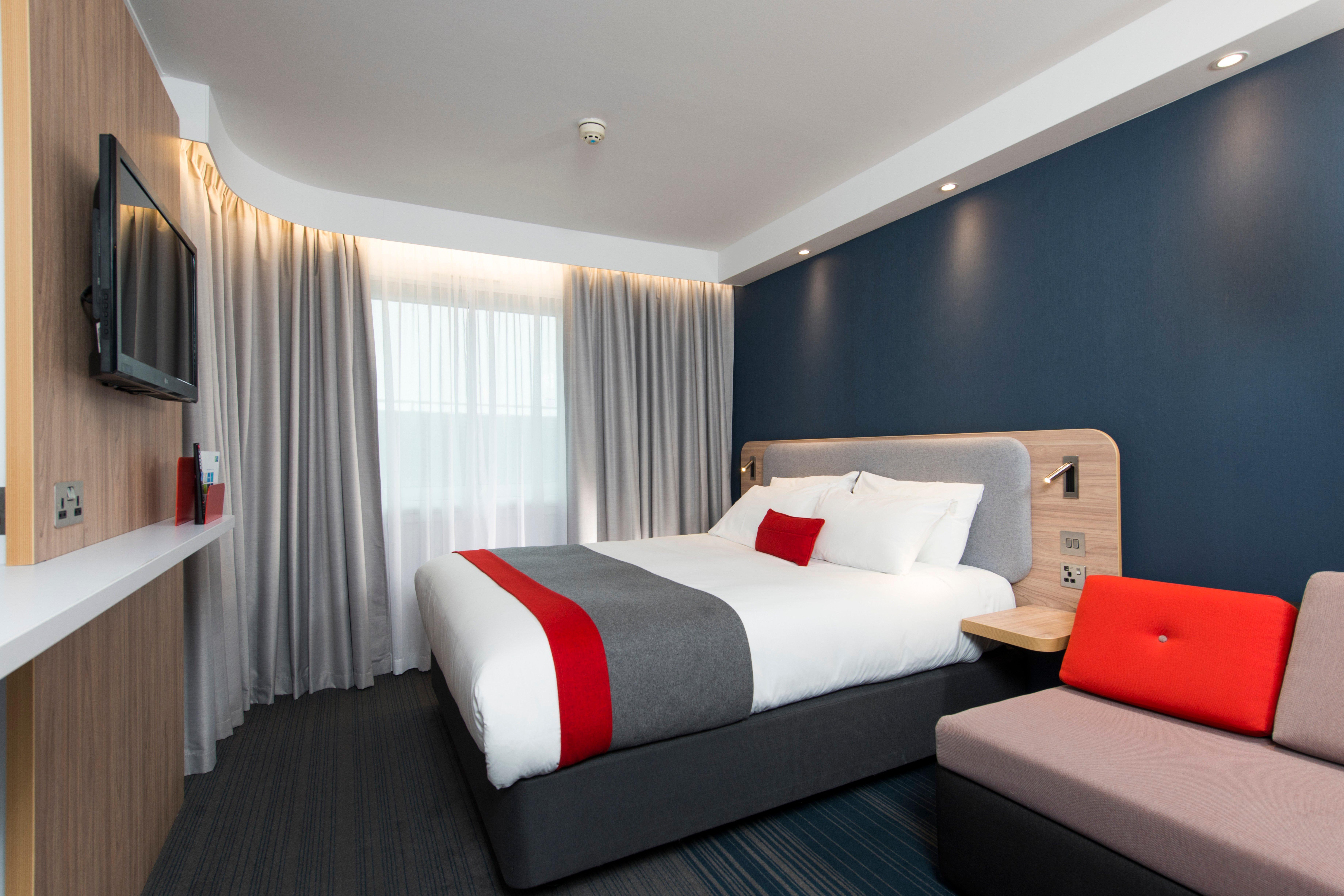 Express By Ihg Hotel 3*