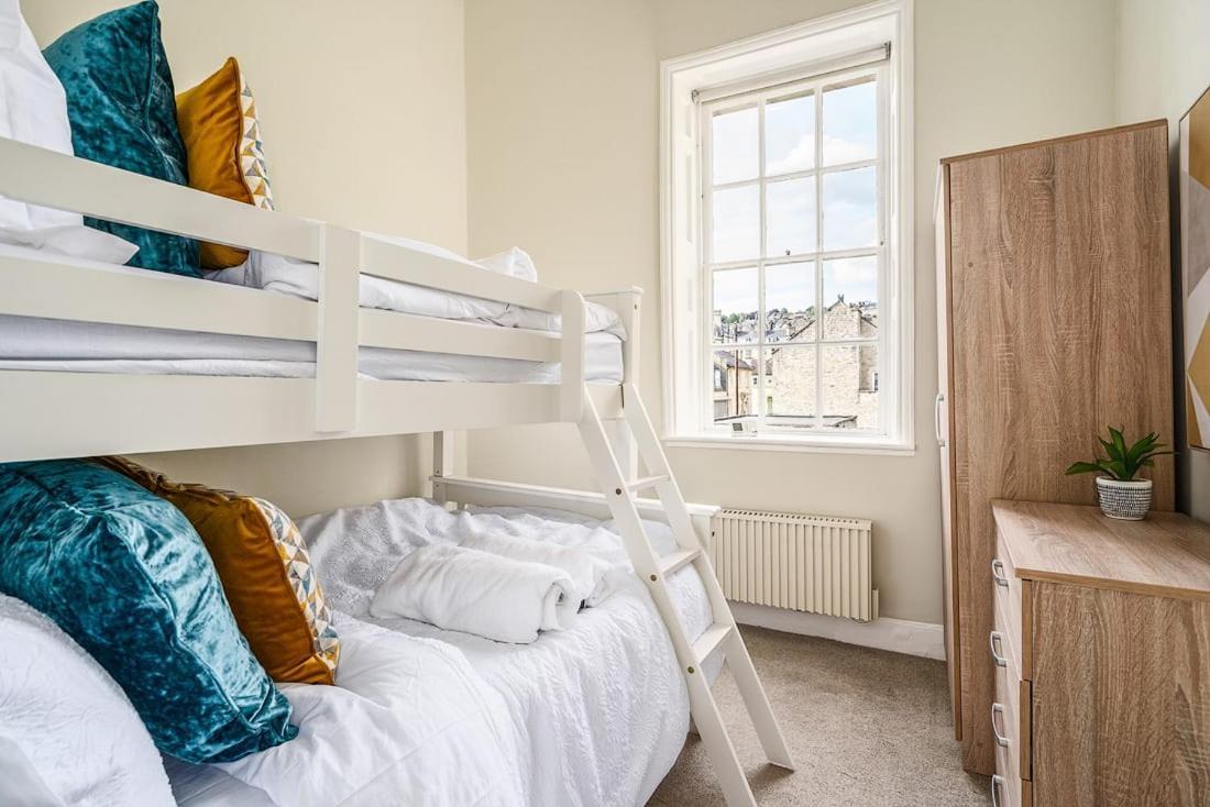 Brand New Listing Beautiful 2 Bedroom Holiday home Bath