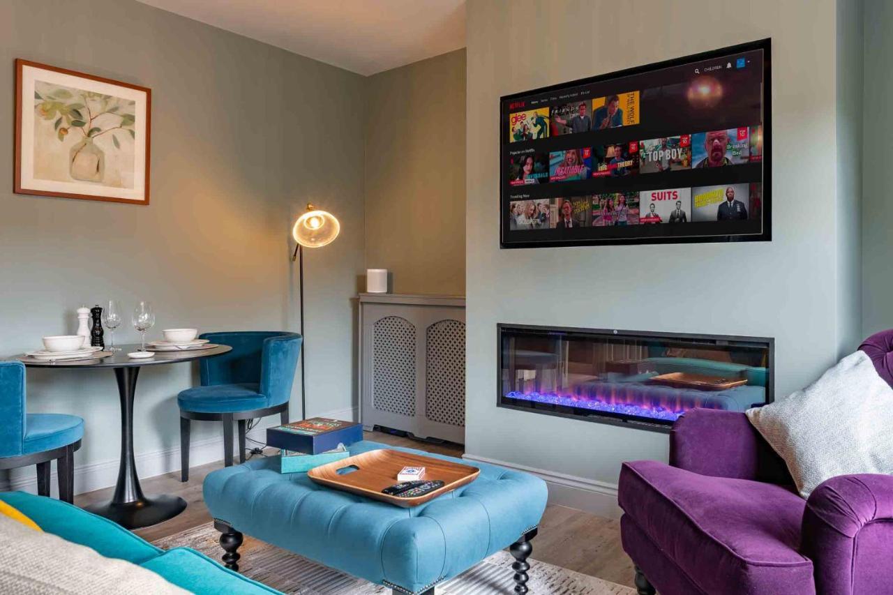 Beautiful Modern 1 Bedroom Apartment, Centre