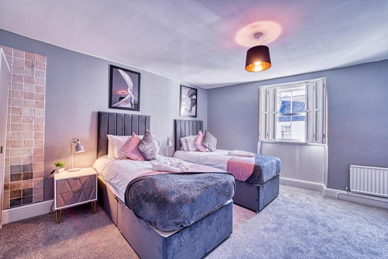 Apartment The Stylish Gem Of - Football Table - Sleeps 10