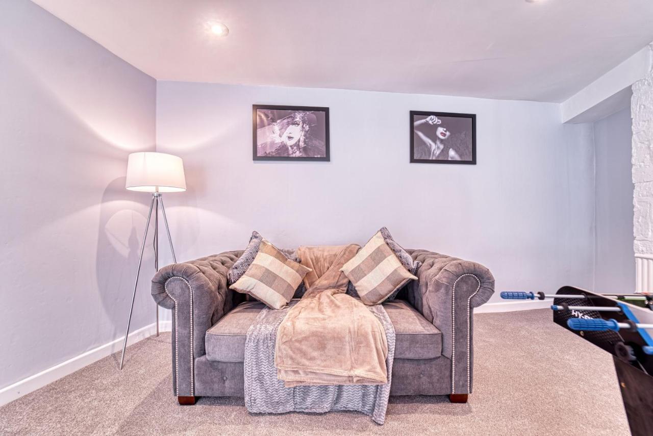 The Stylish Gem Of - Football Table - Sleeps 10 * Bath