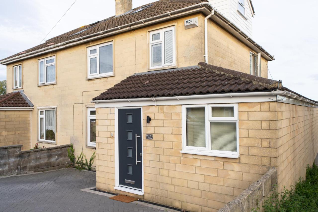 5 Bedroom House In * Bath