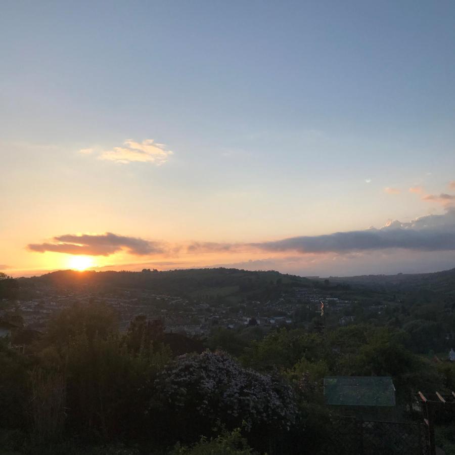 Secluded With Spectacular Views And Hot Tub! Chalet
