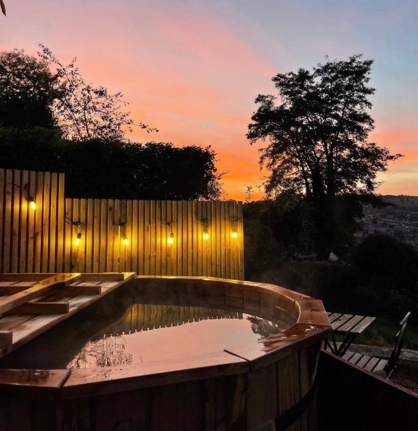 Secluded With Spectacular Views And Hot Tub! Chalet *