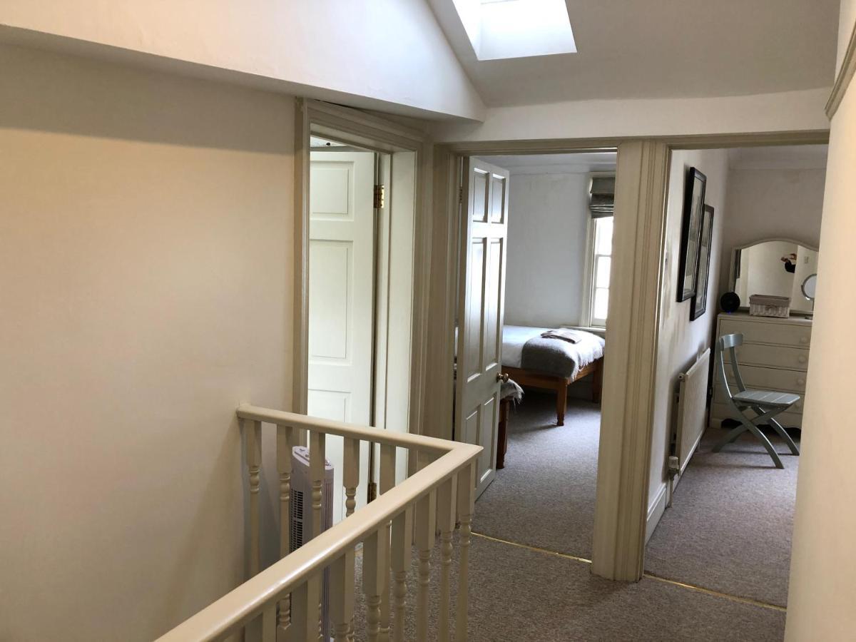 Lauras Townhouse Lansdown Slope Townhouse *